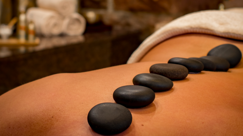 Folde Registrering Konflikt 10 Hot Stone Massage Benefits and What To Expect - Zen Day